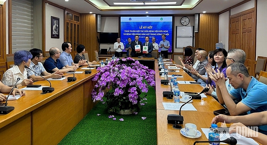 Bệnh viện Hữu nghị Việt Xô và Bệnh viện Răng Hàm Mặt Trung ương Hà Nội đã ký thỏa thuận hợp tác trong điều trị và chăm sóc bệnh nhân người cao tuổi.