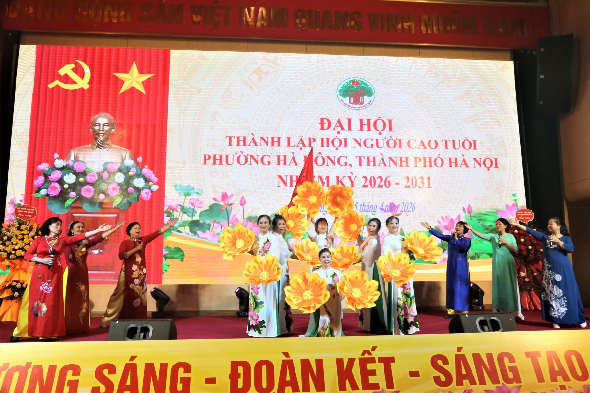 Tiết mục văn nghệ chào mừng Đại hội
