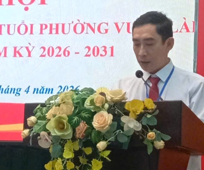 Ông Nguyễn Thế Khang, Phó Chủ tịch UBND phường Vườn Lài phát biểu tại Đại hội Người cao tuổi phường Vườn Lài nhiệm kỳ 2026–2031