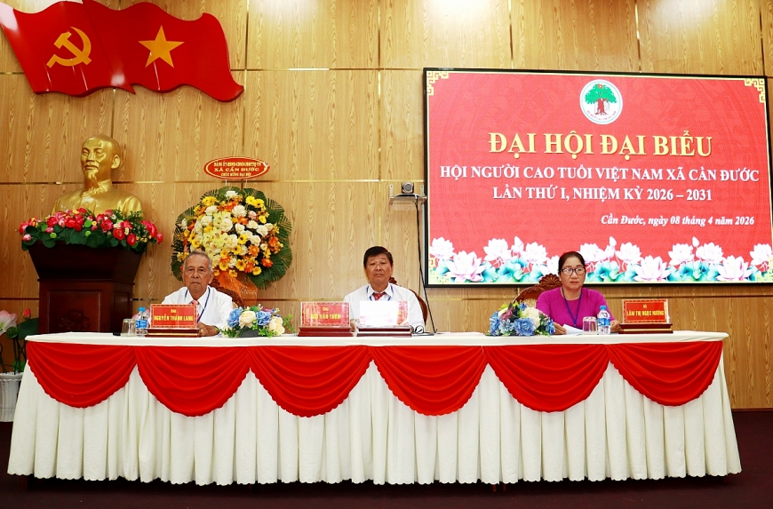 Đoàn Chủ tịch Đại hội Đại biểu Hội NCT xã Cần Đước lần thứ I nhiệm kỳ 2026-2031.