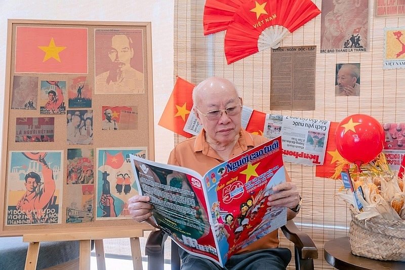 Có một niềm vui tuổi già…  ngóng tờ tạp chí in