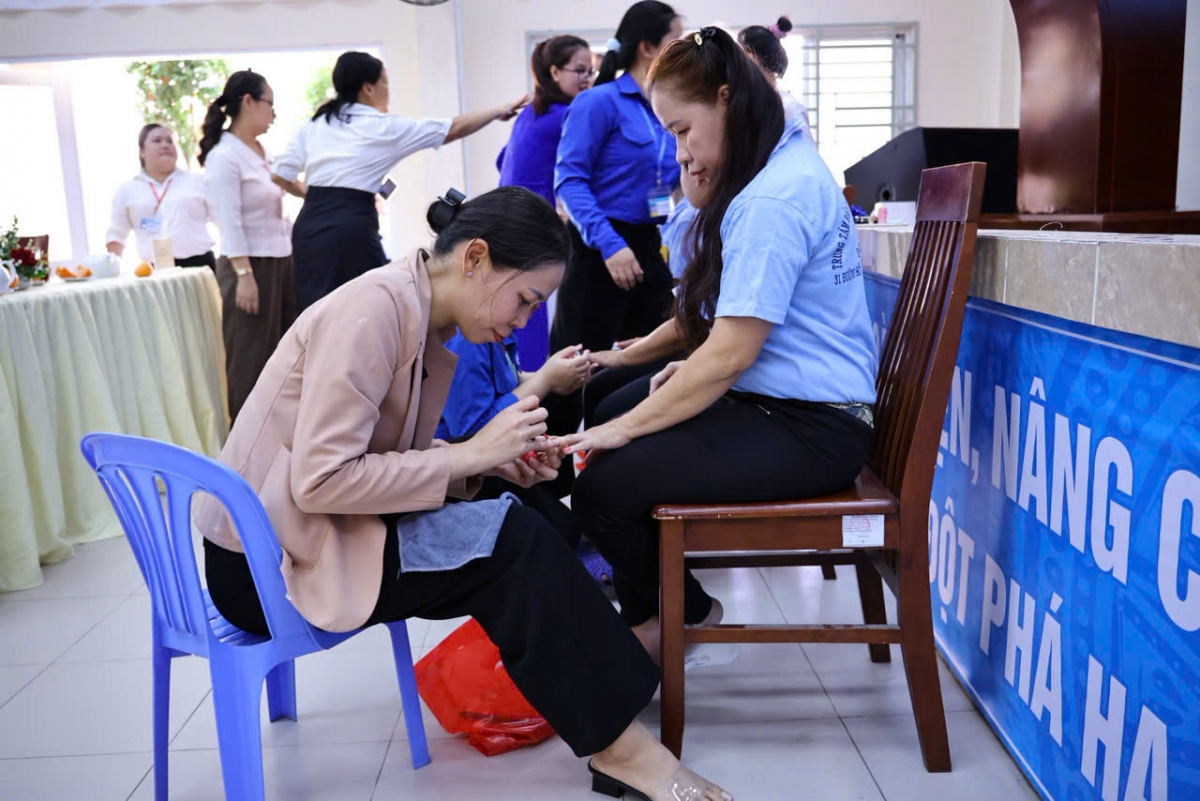 Trang điêmr cho người khuyết tật