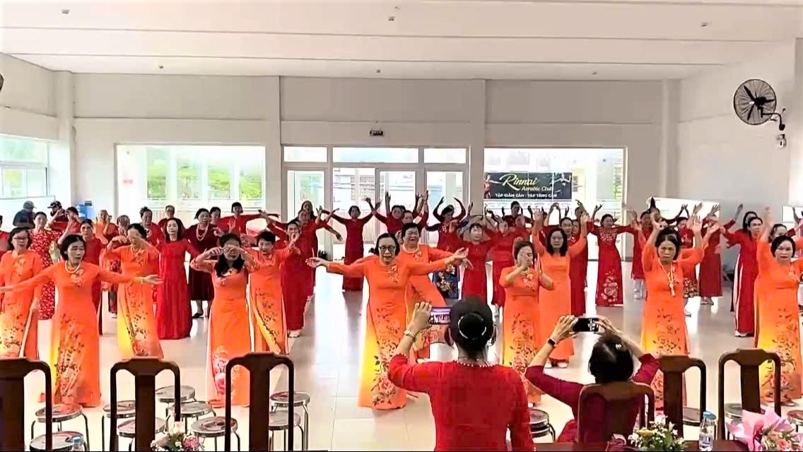 Thành viên các CLB LTHTGN xã Núi Thành giao lưu dưỡng sinh ở  phường Hội An, TP Đà Nẵng