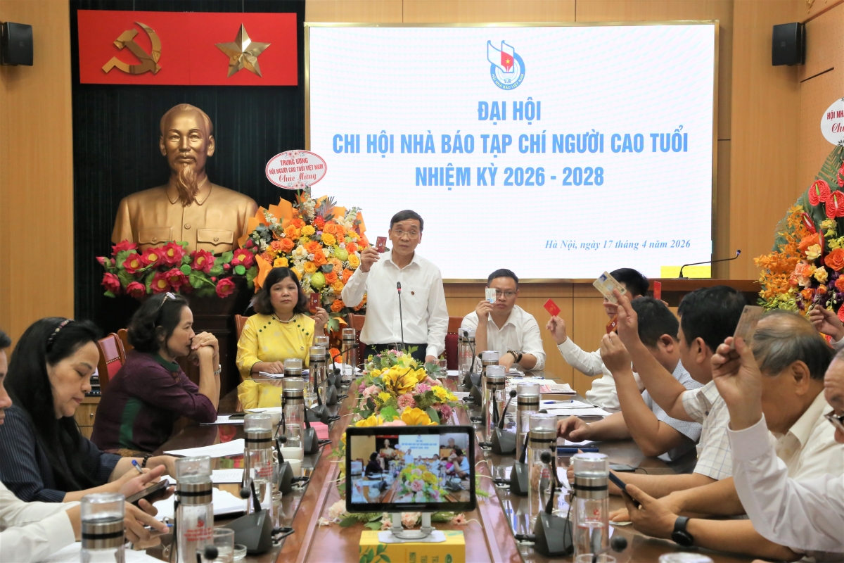 Đại hội biểu quyết bầu Ban Thư ký Chi hội