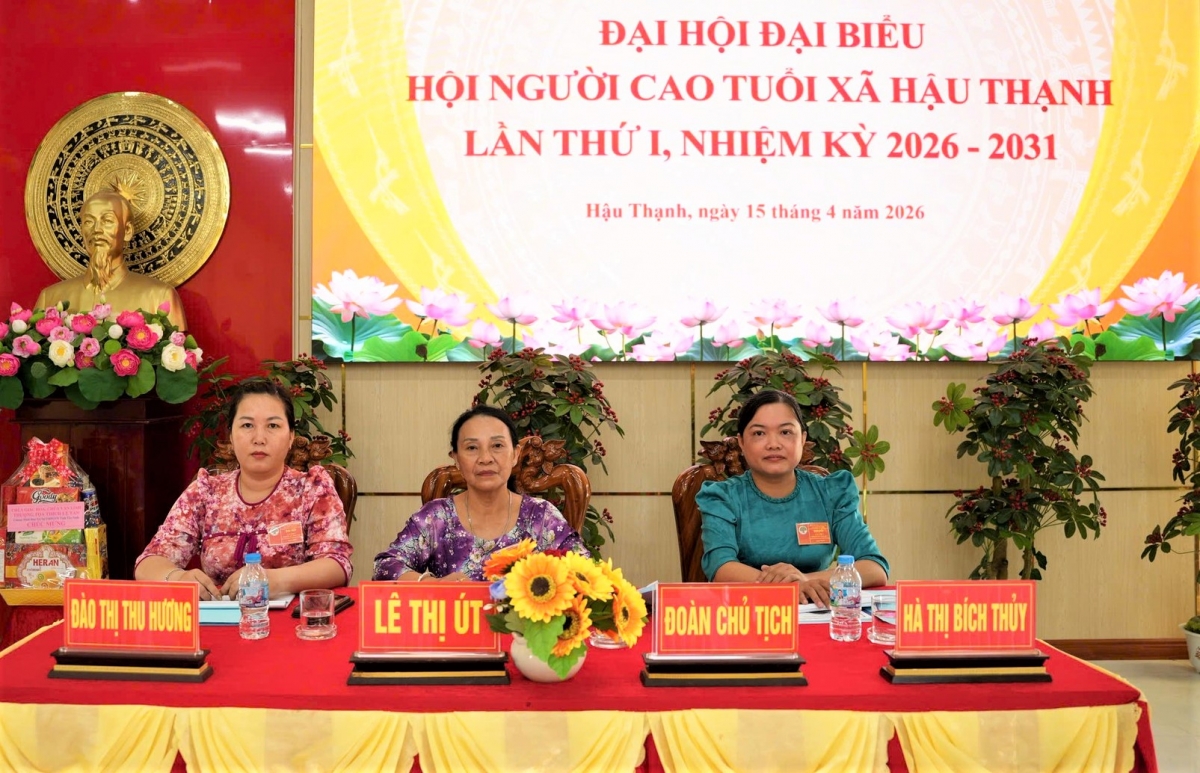 Đoàn Chủ tịch Đại hội