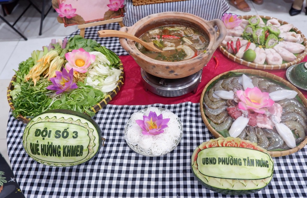 Phường Tân Hưng lan tỏa bản sắc văn hóa dân tộc qua ẩm thực và giao lưu cộng đồng