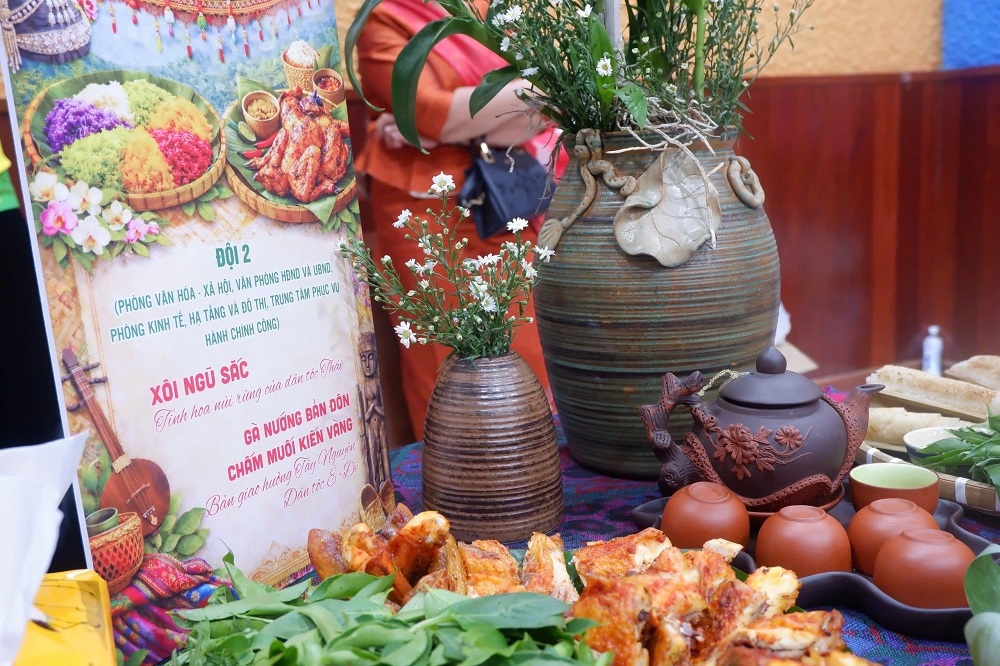 Phường Tân Hưng lan tỏa bản sắc văn hóa dân tộc qua ẩm thực và giao lưu cộng đồng