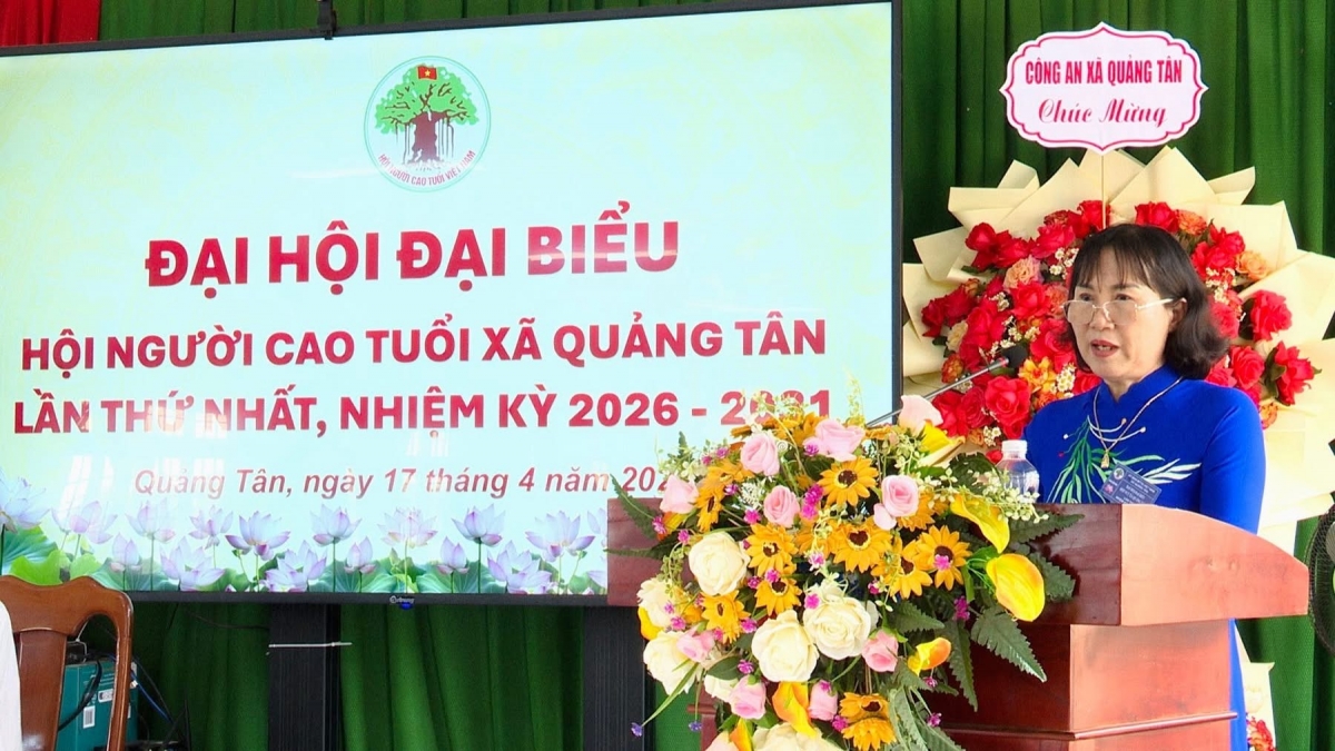 Bà Nguyên Thị Hoa= Phó Chủ tịch Hội Người cao tuổi tỉnh Lâm Đồng phát biểu tại Đại hội