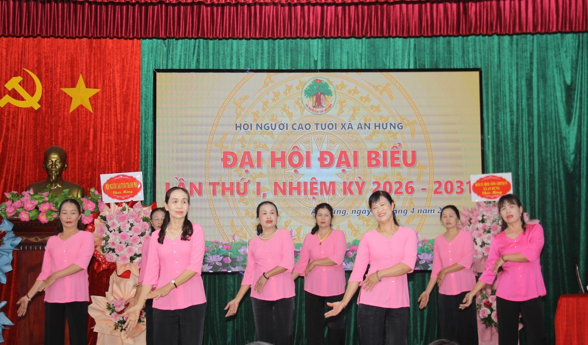 Các tiết mục văn nghệ tại Đại hội.