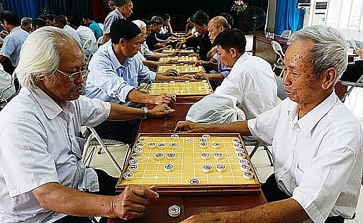 Tuổi già đừng tự làm khổ mình