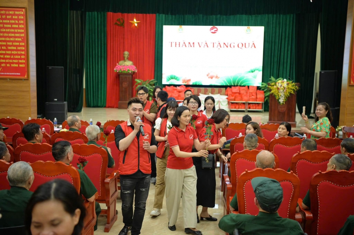 Tri ân những hy sinh thầm lặng từ hành trình Sống sẻ chia