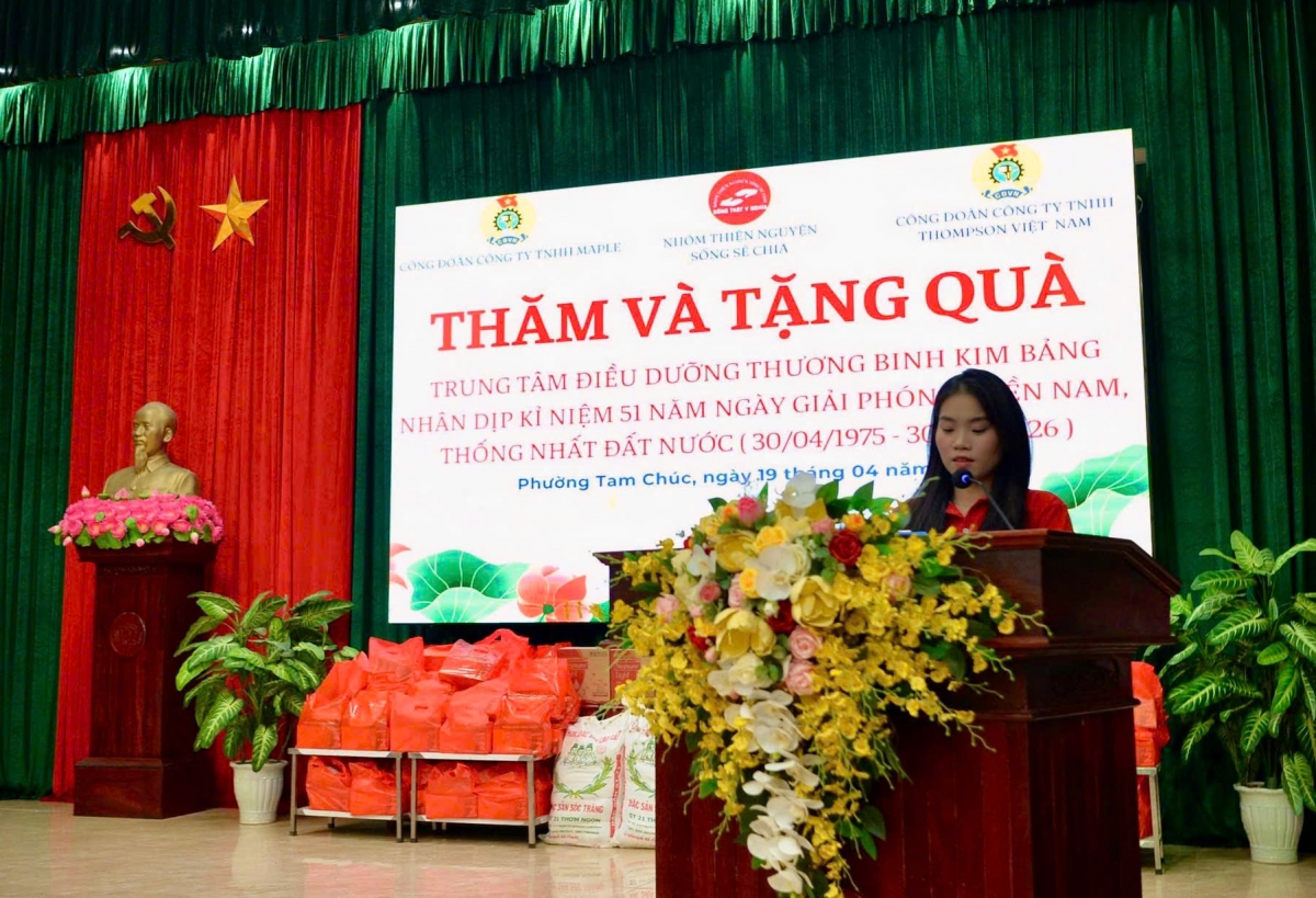 Chị Nguyễn Thị Minh Châu, đại diện nhóm thiện nguyện Sống sẻ chia