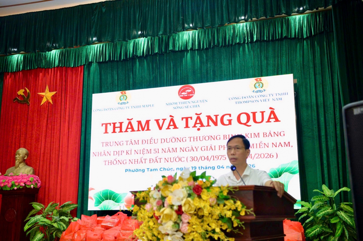 ông Phạm Ngọc Thắng – Giám đốc Trung tâm Điều dưỡng Thương binh Kim Bảng phát biểu tại buổi gặp mặt.
