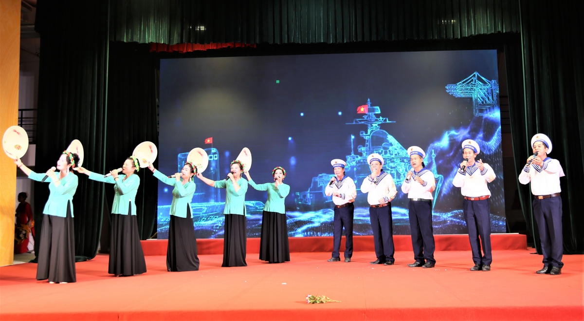 Giai điệu dân ca ngân vang - “chất men” tinh thần của NCT Gia Lâm