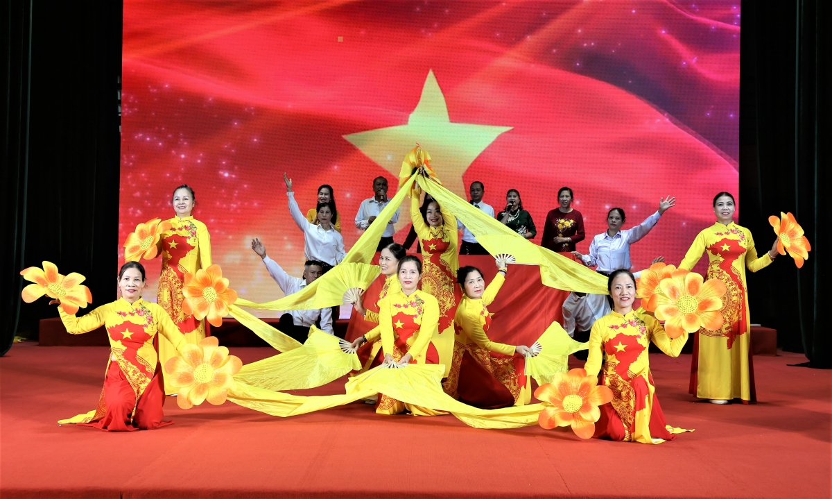 Giai điệu dân ca ngân vang - “chất men” tinh thần của NCT Gia Lâm