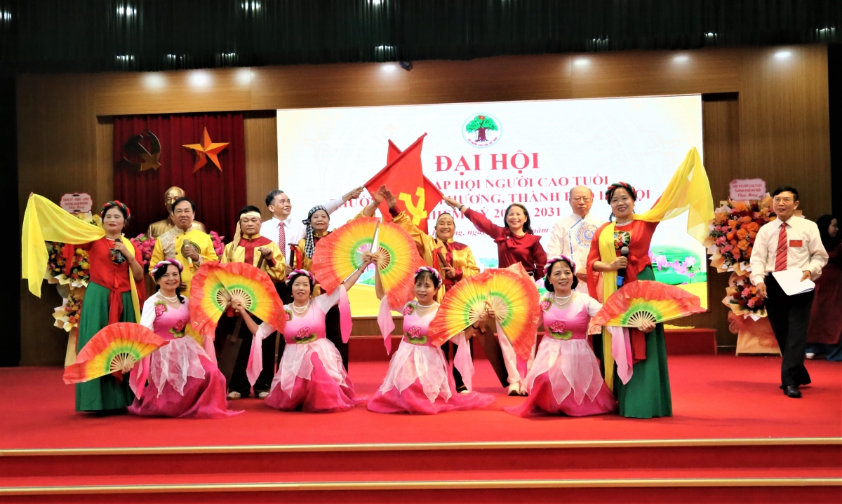 Tiết mục văn nghệ chào mừng Đại hội