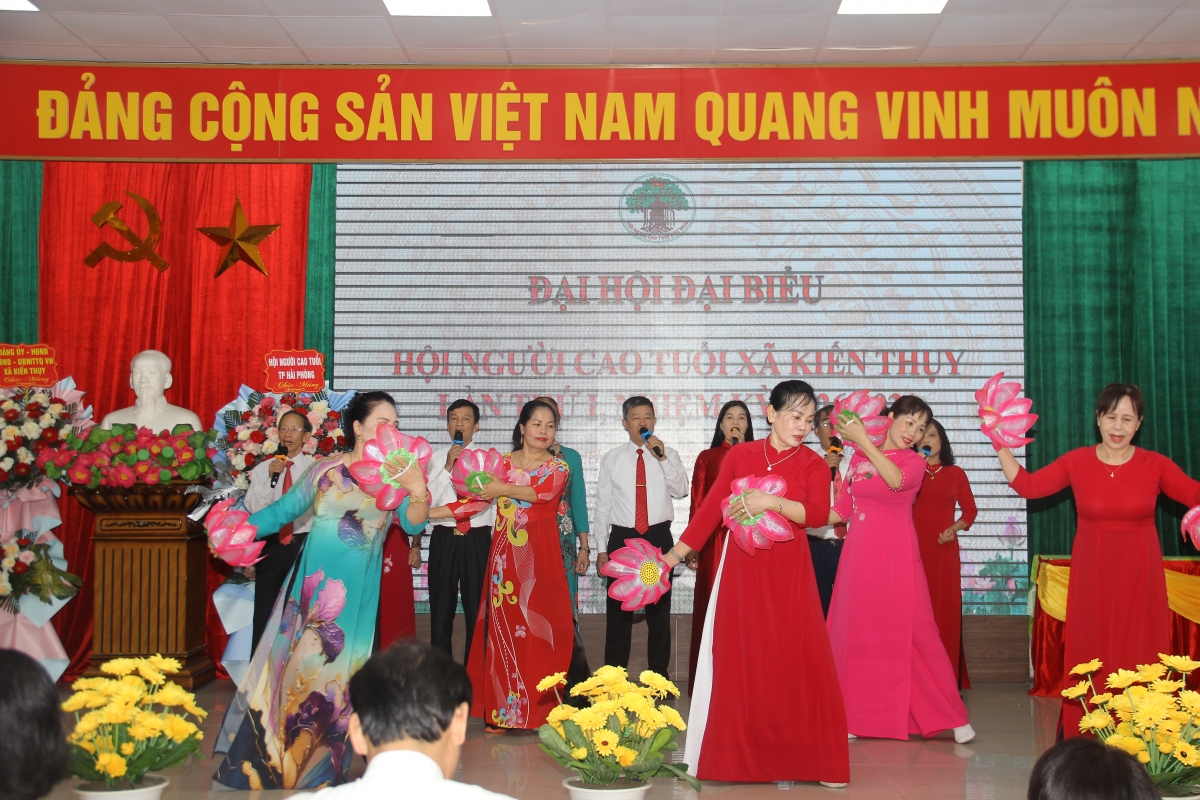 với tinh thần đoàn kết, chủ động, sáng tạo, Hội Người cao tuổi xã Kiến Thụy đã hoàn thành toàn diện các chỉ tiêu, nhiệm vụ đề ra