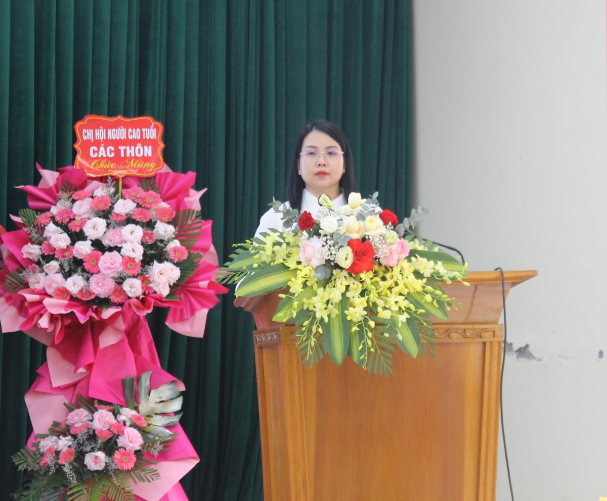 bà Nguyễn Thị Hồng Vân, Phó Chủ tịch UBND xã Kiến Thụy đánh giá cao sự đóng góp của người cao tuổi đối với sự phát triển chung của địa phương