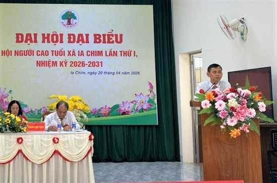 Đồng chí Tô Xuân Tụng phát biểu