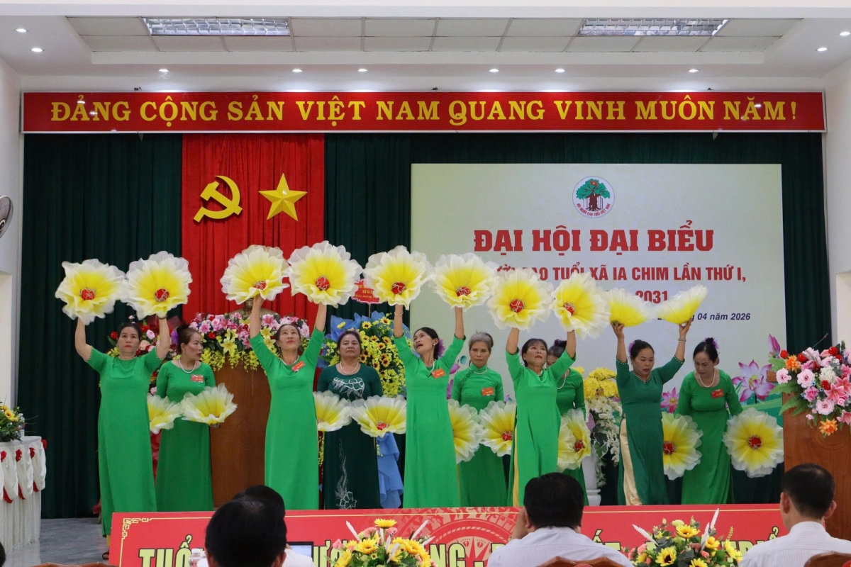 Tiết mục văn nghệ chào mừng Đại hội