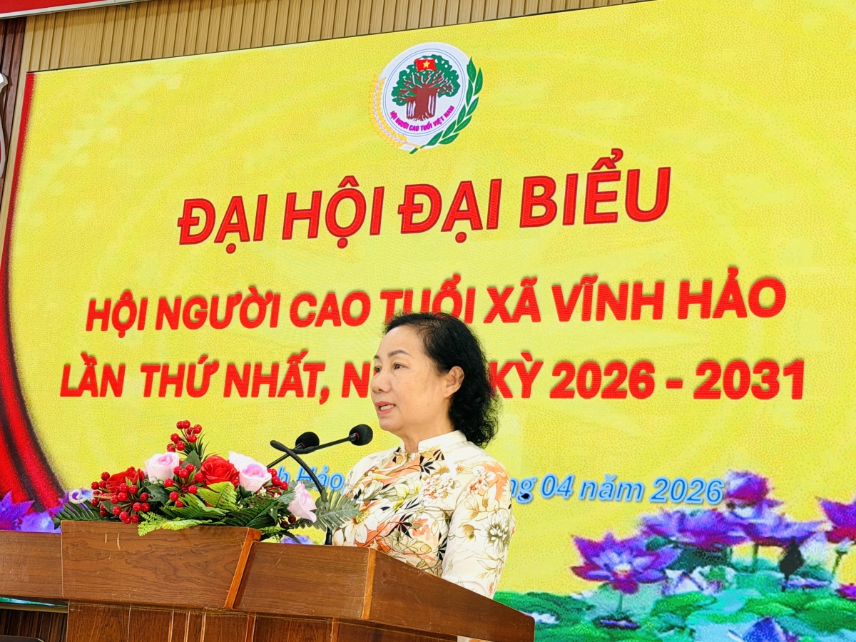 Bà Nguyễn Thị Phúc- Chủ tịch Hội Người cao tuổi tỉnh Lâm đồng phát biểu chỉ đạo tại Đại hội