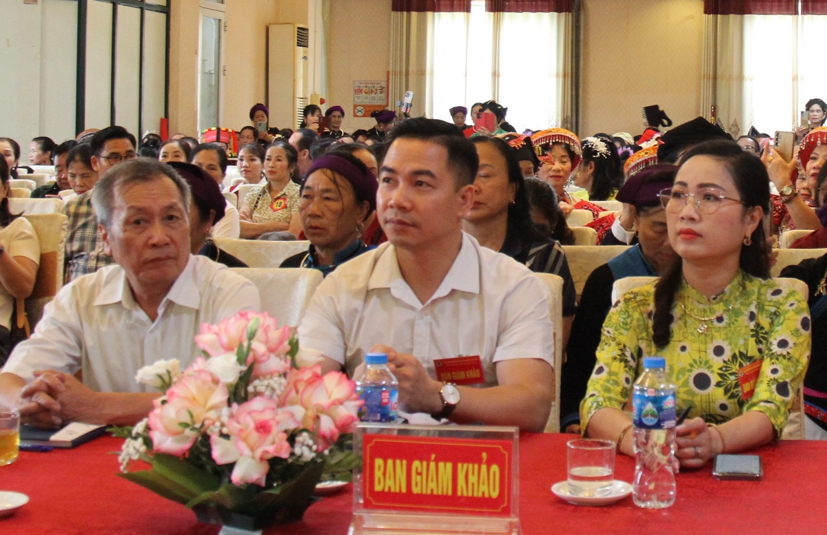 Ban Giám khảo làm việc công tâm, khách quan tại Liên hoan Tiếng hát Dân ca Người cao tuổi tỉnh Lào Cai.