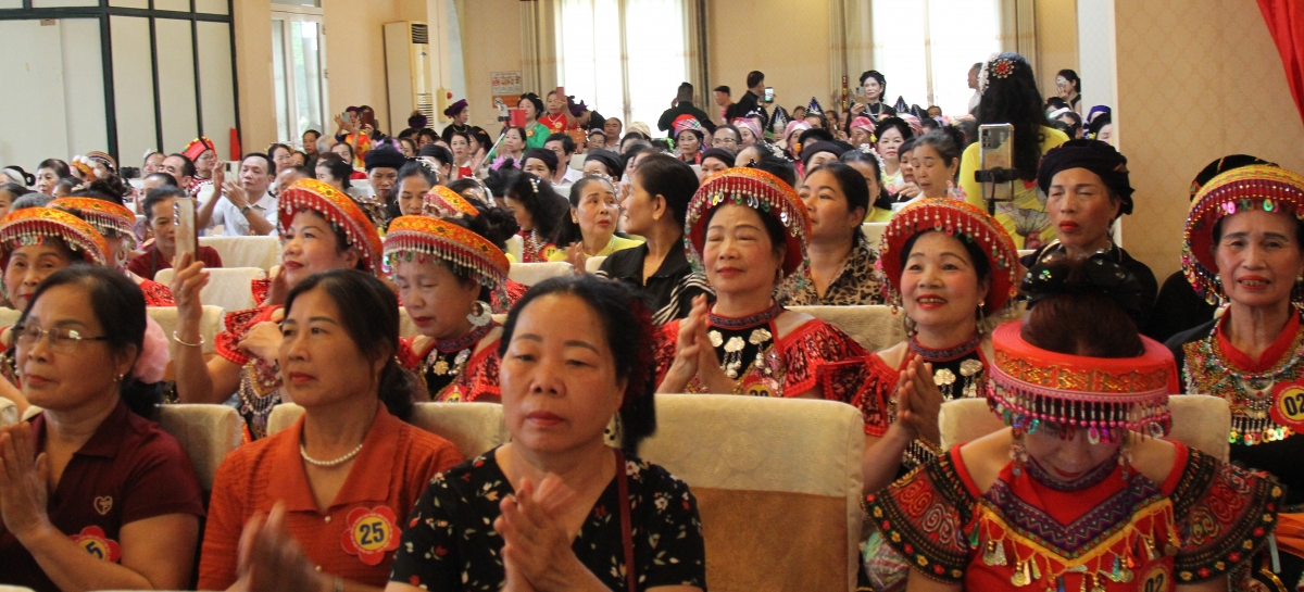 Ngân vang tiếng hát dân ca Người cao tuổi nơi miền biên cương Lào Cai