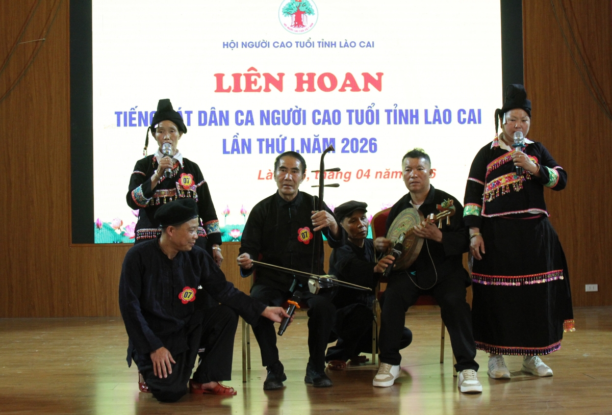 Ngân vang tiếng hát dân ca Người cao tuổi nơi miền biên cương Lào Cai