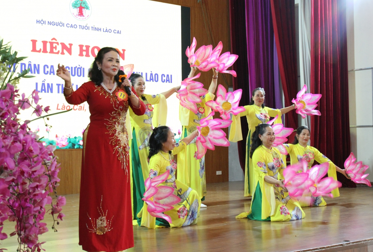 Ngân vang tiếng hát dân ca Người cao tuổi nơi miền biên cương Lào Cai