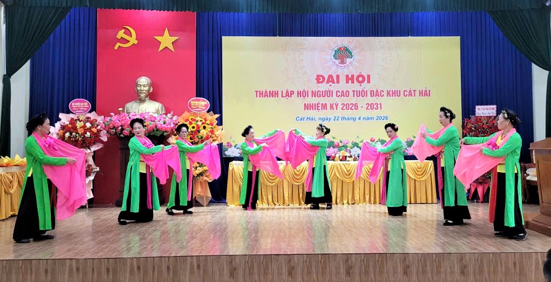 Tiết mục văn nghệ chào mừng Đại hội