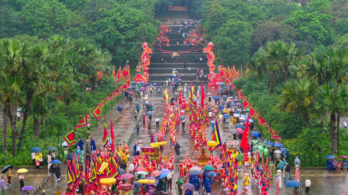 Phú Thọ: Đặc sắc nghi lễ rước kiệu về Đền Hùng