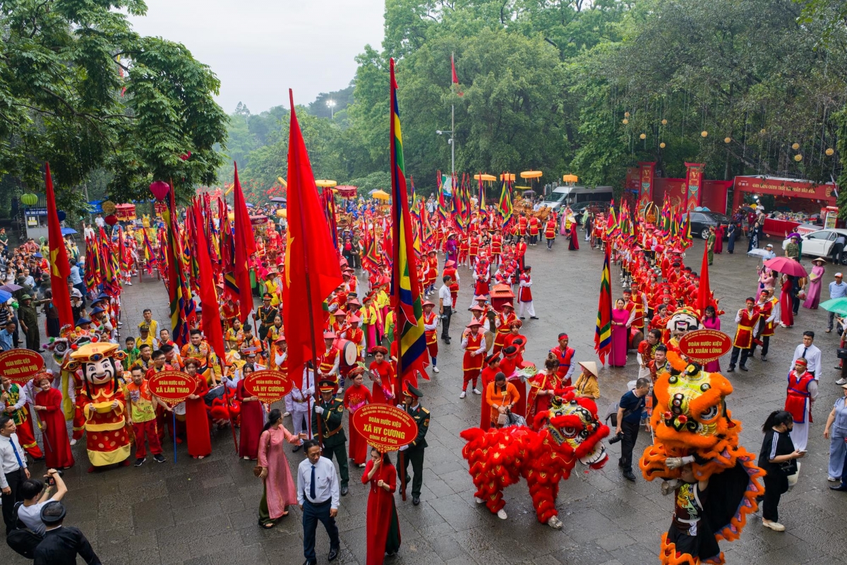 Phú Thọ: Đặc sắc nghi lễ rước kiệu về Đền Hùng