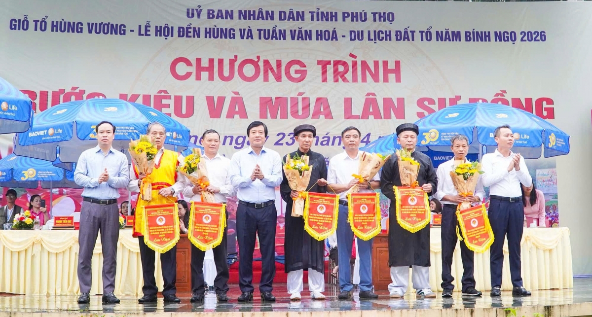 Phú Thọ: Đặc sắc nghi lễ rước kiệu về Đền Hùng