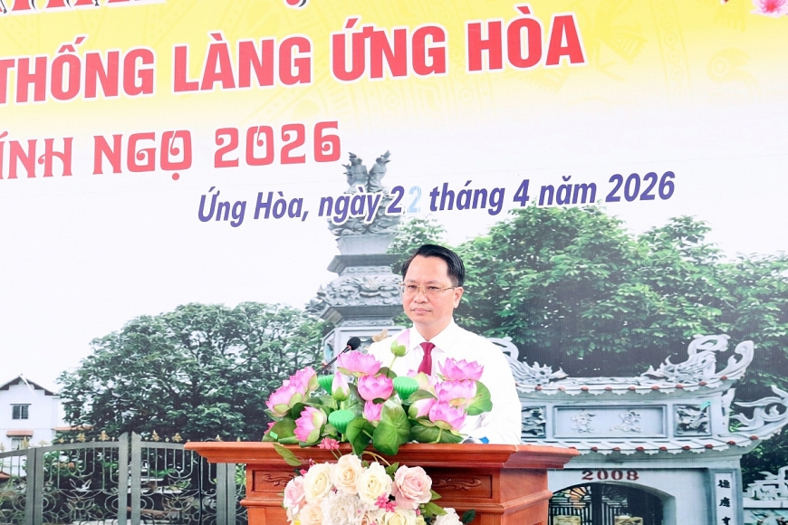 Ông Bùi Mạnh Thắng, Bí thư Đảng uỷ, Chủ tịch UBND xã Quảng Bị phát biểu chào mừng lễ hội