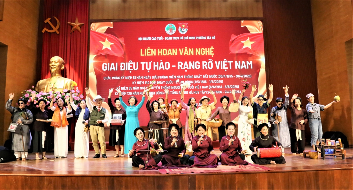 Hoạt cảnh Chợ Đồng Xuân của CLB Văn nghệ NCT Nghĩa Đô