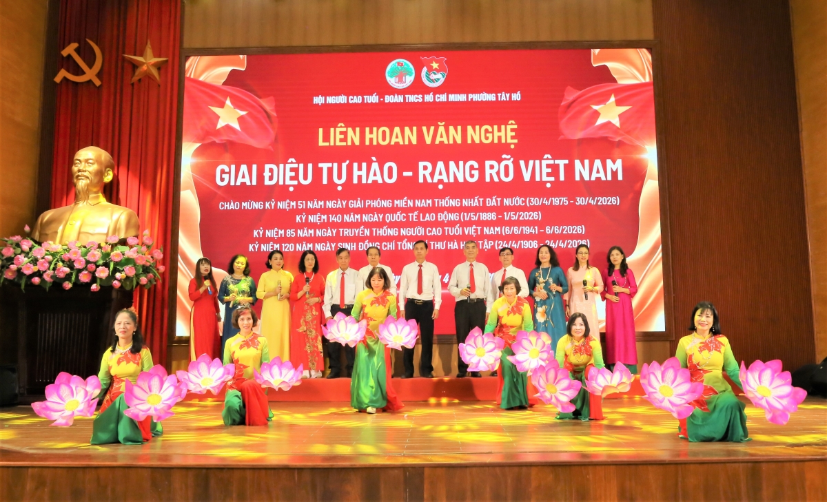 “Rạng rỡ Việt Nam” - Khi người cao tuổi tiếp lửa cho tuổi trẻ