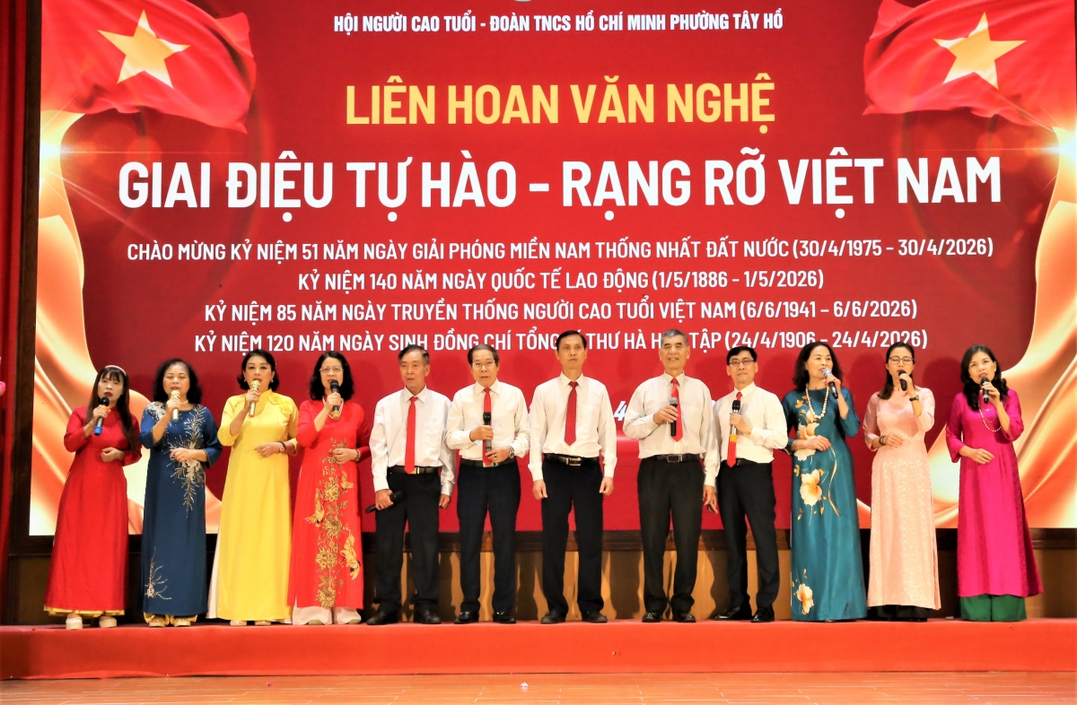 “Rạng rỡ Việt Nam” - Khi người cao tuổi tiếp lửa cho tuổi trẻ