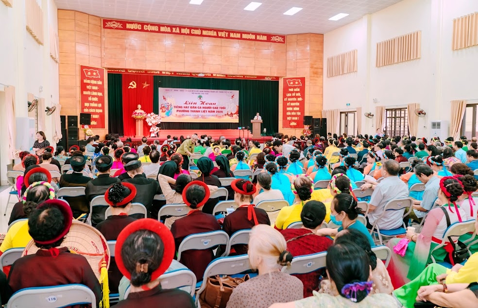 Đông đảo nghệ sỹ không chuyên NCT tham gia Liên hoan