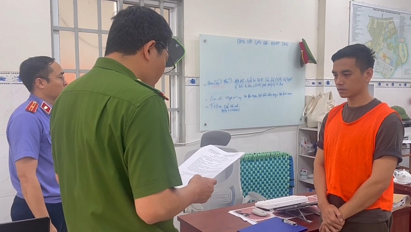 Khởi tố đối tượng lợi dụng mạng xã hội tuyên truyền mê tín, lừa đảo