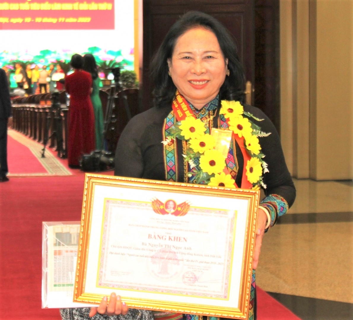 Bà Nguyễn Thị Ngọc Anh được tôn vinh NCT tiêu biểu làm kinh tế giỏi toàn quốc