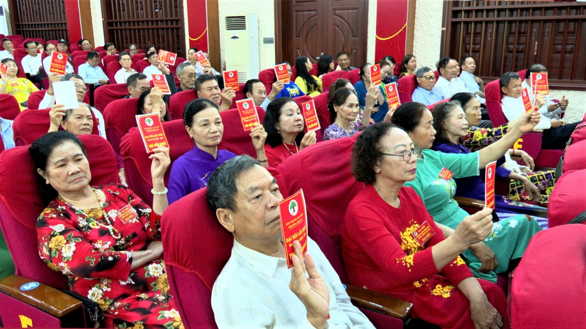 Đại biểu biểu quyết bầu Ban Chấp hành, Ban Kiểm tra