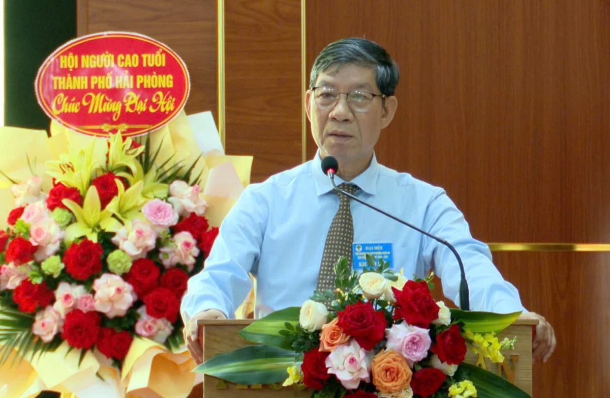 Ông Lê Văn Nhã phát biểu