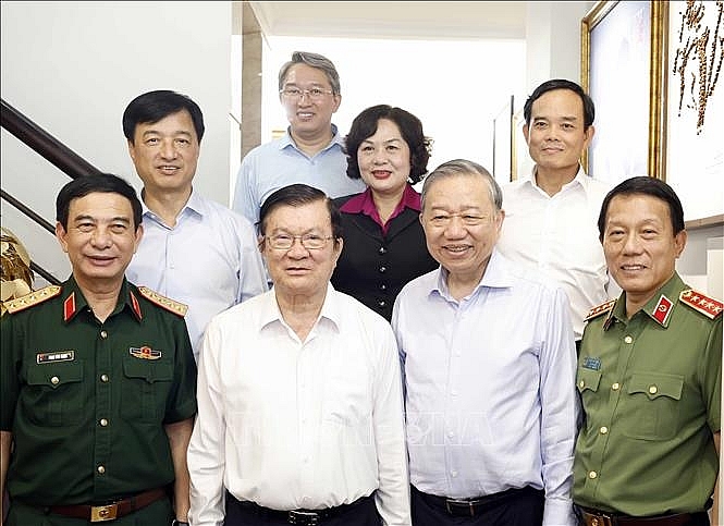 Tổng Bí thư, Chủ tịch nước Tô Lâm cùng Đoàn công tác Trung ương đến thăm nguyên Chủ tịch nước Trương Tấn Sang. Ảnh: Thống Nhất/TTXVN