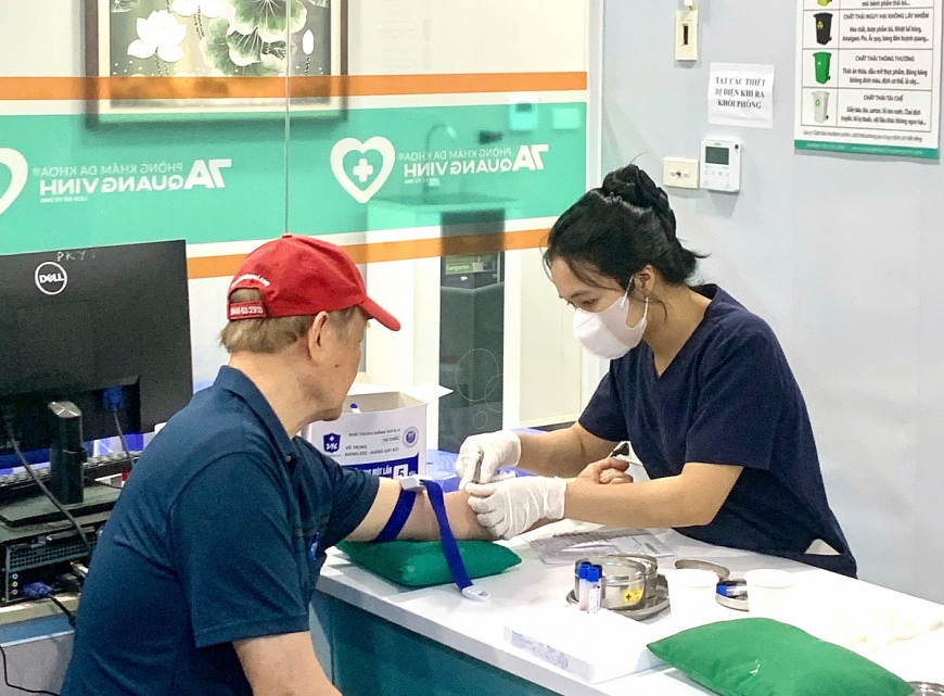Hà Nội: Khám sàng lọc sức khỏe miễn phí cho cán bộ Hội NCT phường Phú Diễn