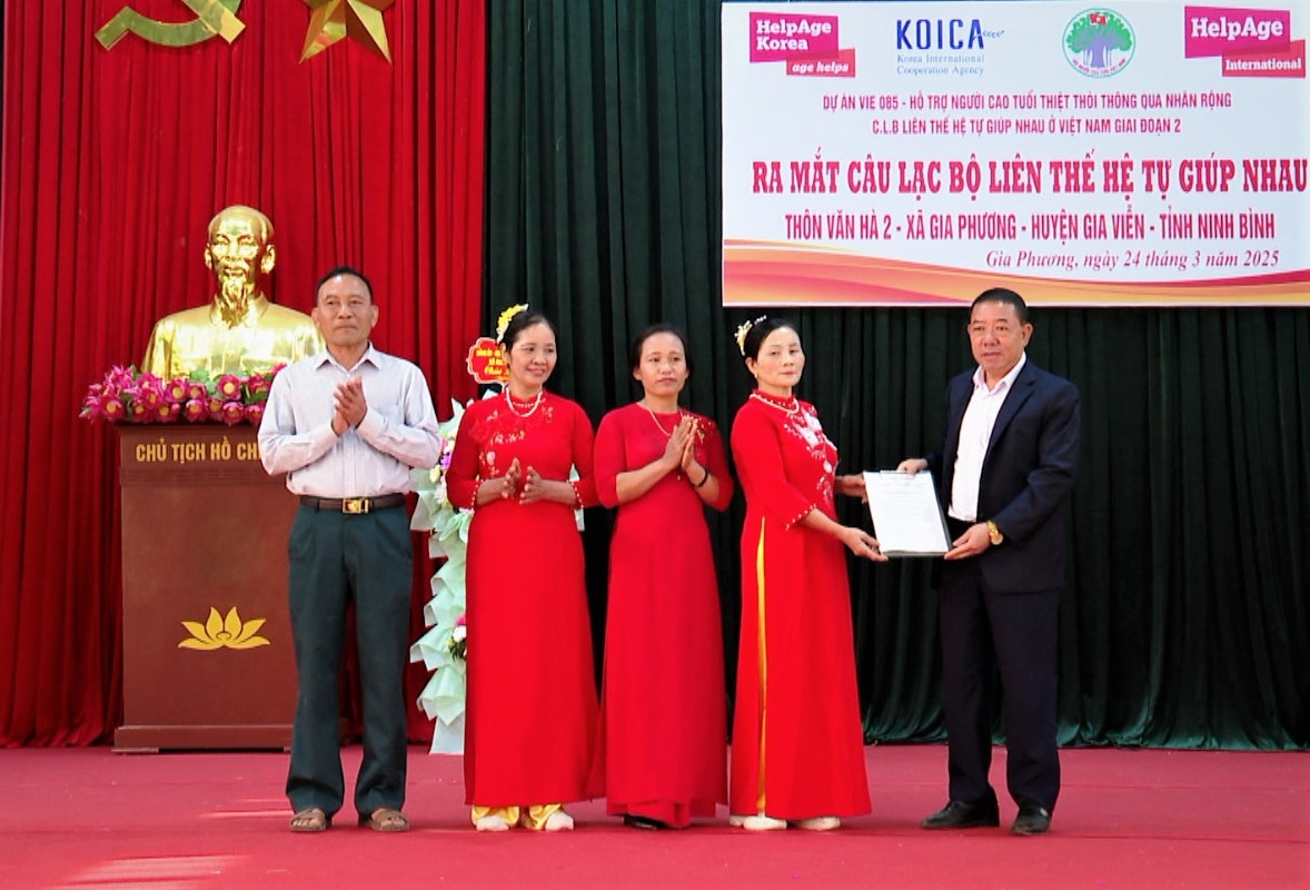 Ra mắt CLB LTHTGN ở Ninh Bình