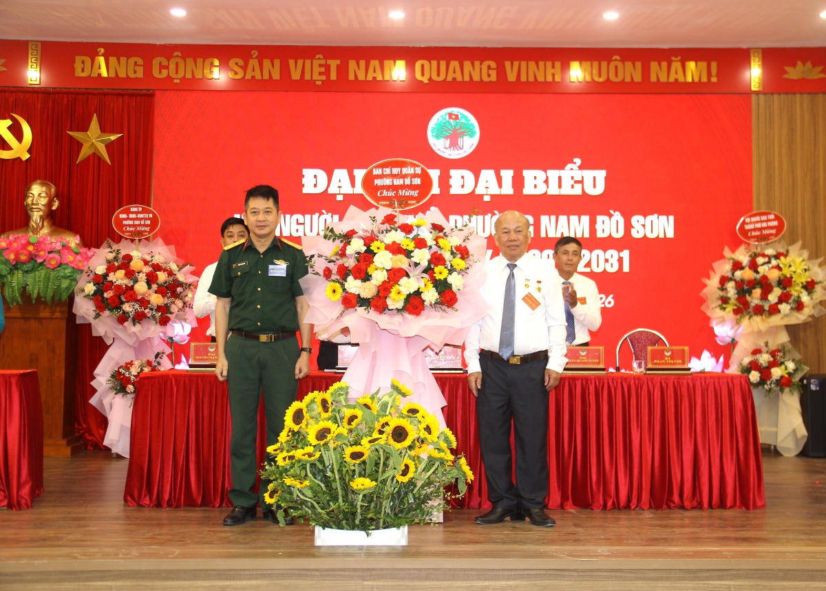 Đại diện bCHQS 