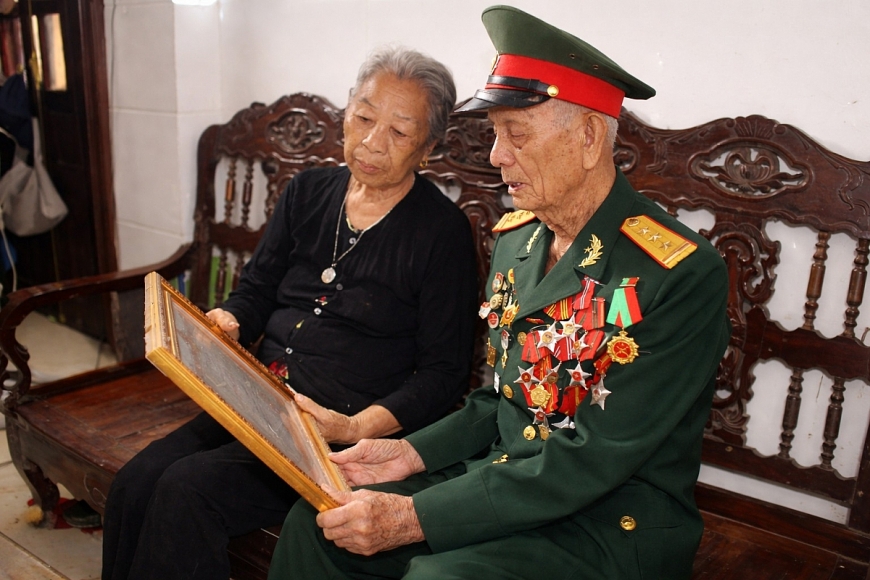 Người lính già và ngọn lửa không tắt giữa đời thường