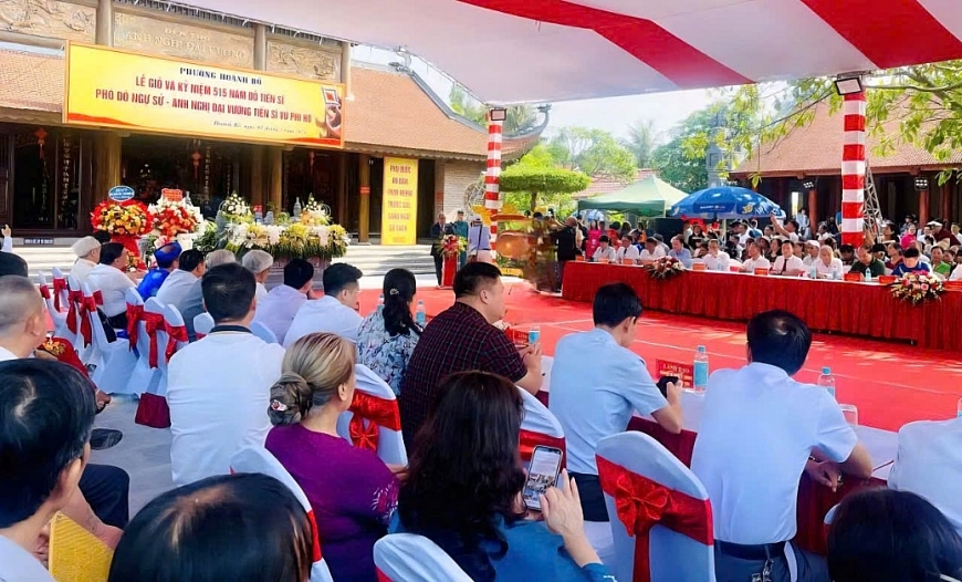                                                                              Quang cảnh buổi lễ.                              Quang cảnh buổi lễ.