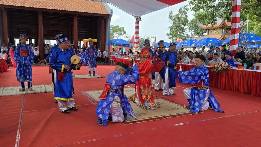     Nghi thức Tế nam theo truyền thống được HĐDH Vũ – Võ tỉnh Quảng Ninh  tổ chức trang trọng tại sân Đền.