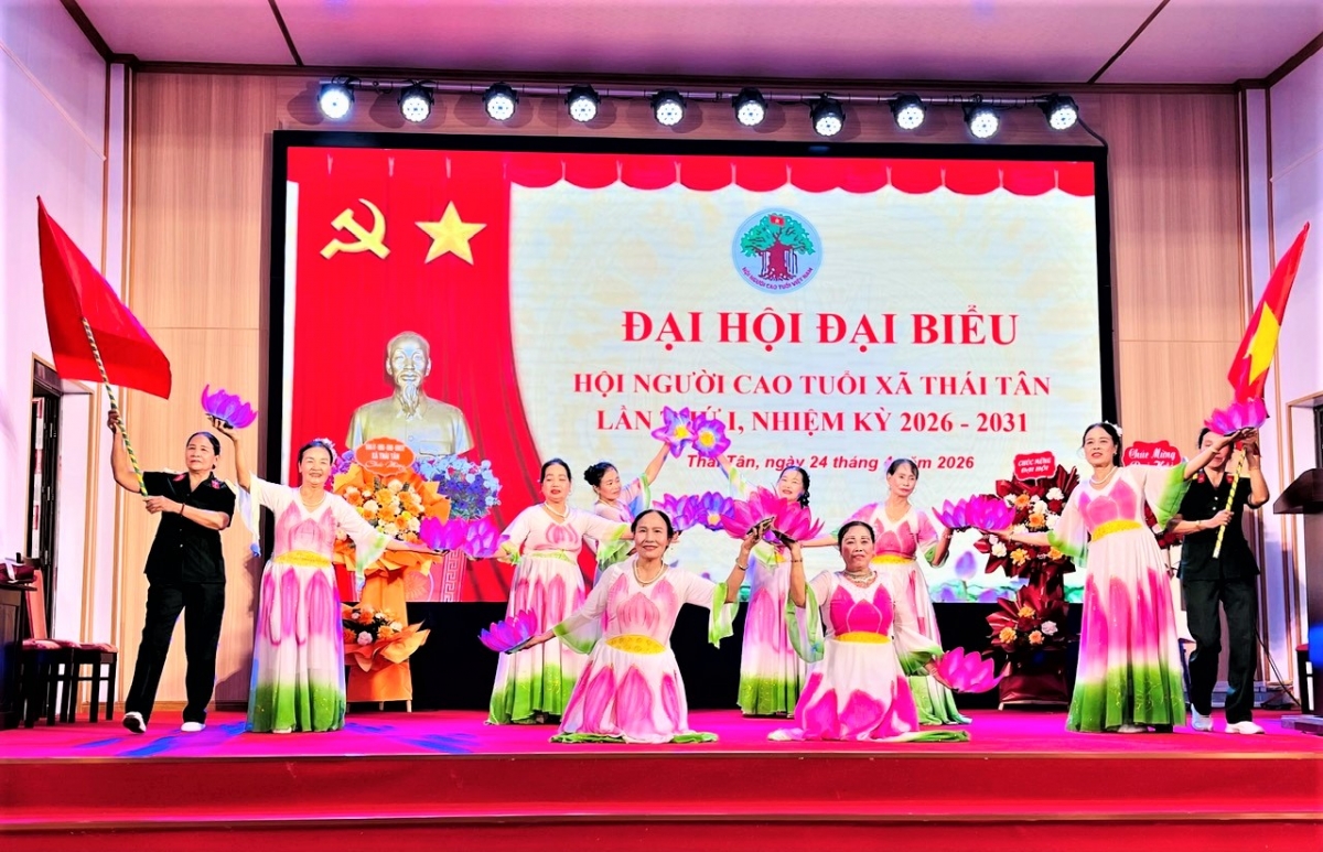 Tiết mục văn nghệ chào mừng Đại hội